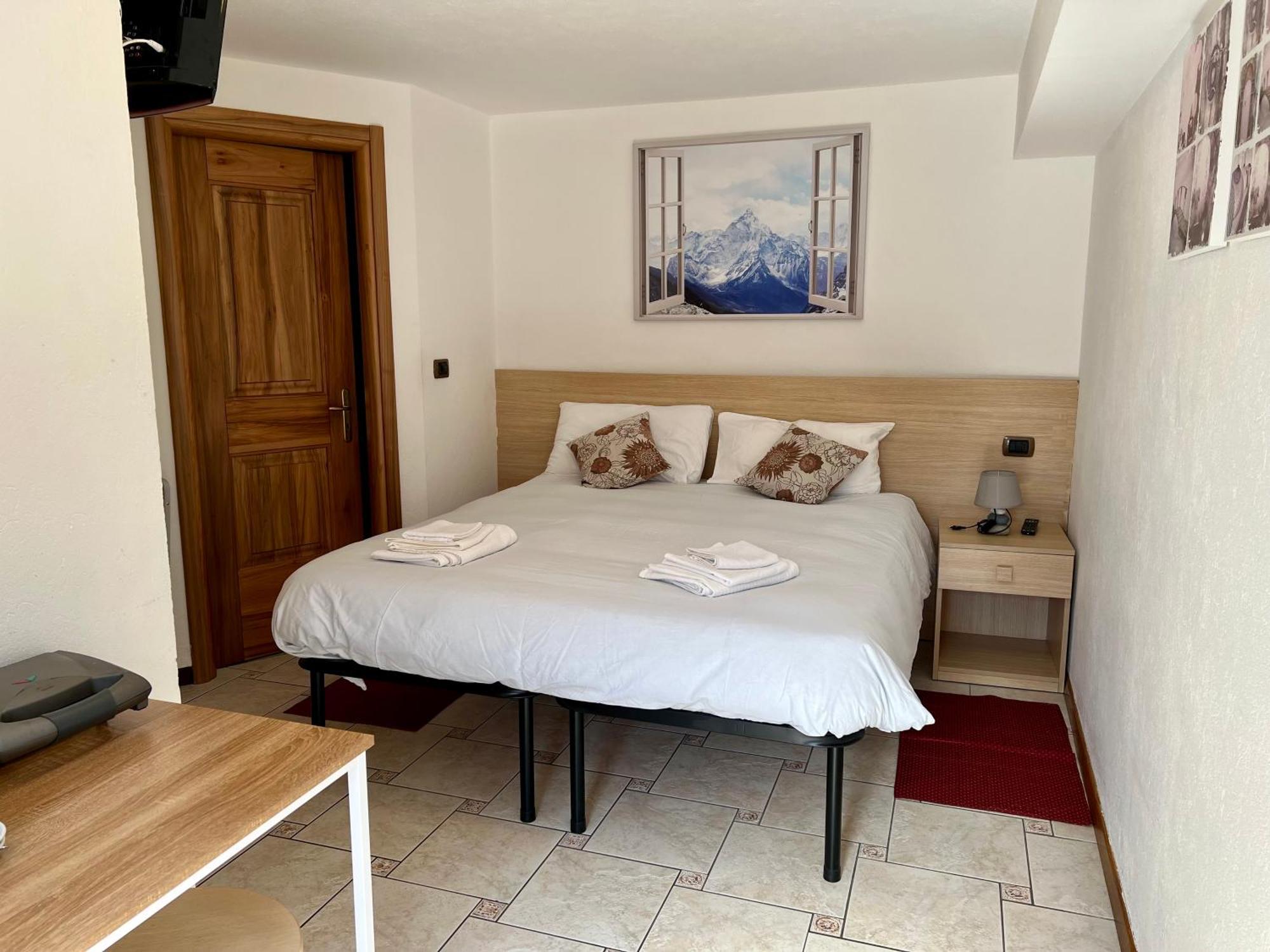 Affittacamere Buenavista Guest House ชัมโปลุก ภายนอก รูปภาพ
